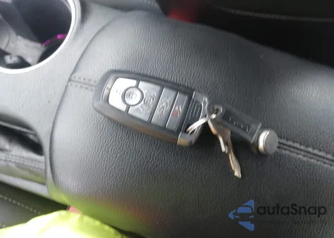 2021 Ford Mustang Gt Premium z USA, uszkodzony, nr VIN 1FA6P8CF5M5151256